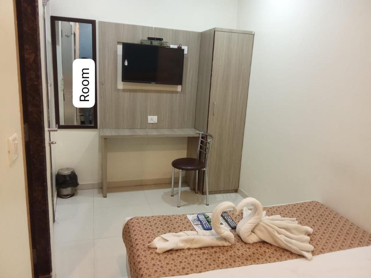 Hotel Time Gold Near Domestics Airport Βομβάη Εξωτερικό φωτογραφία