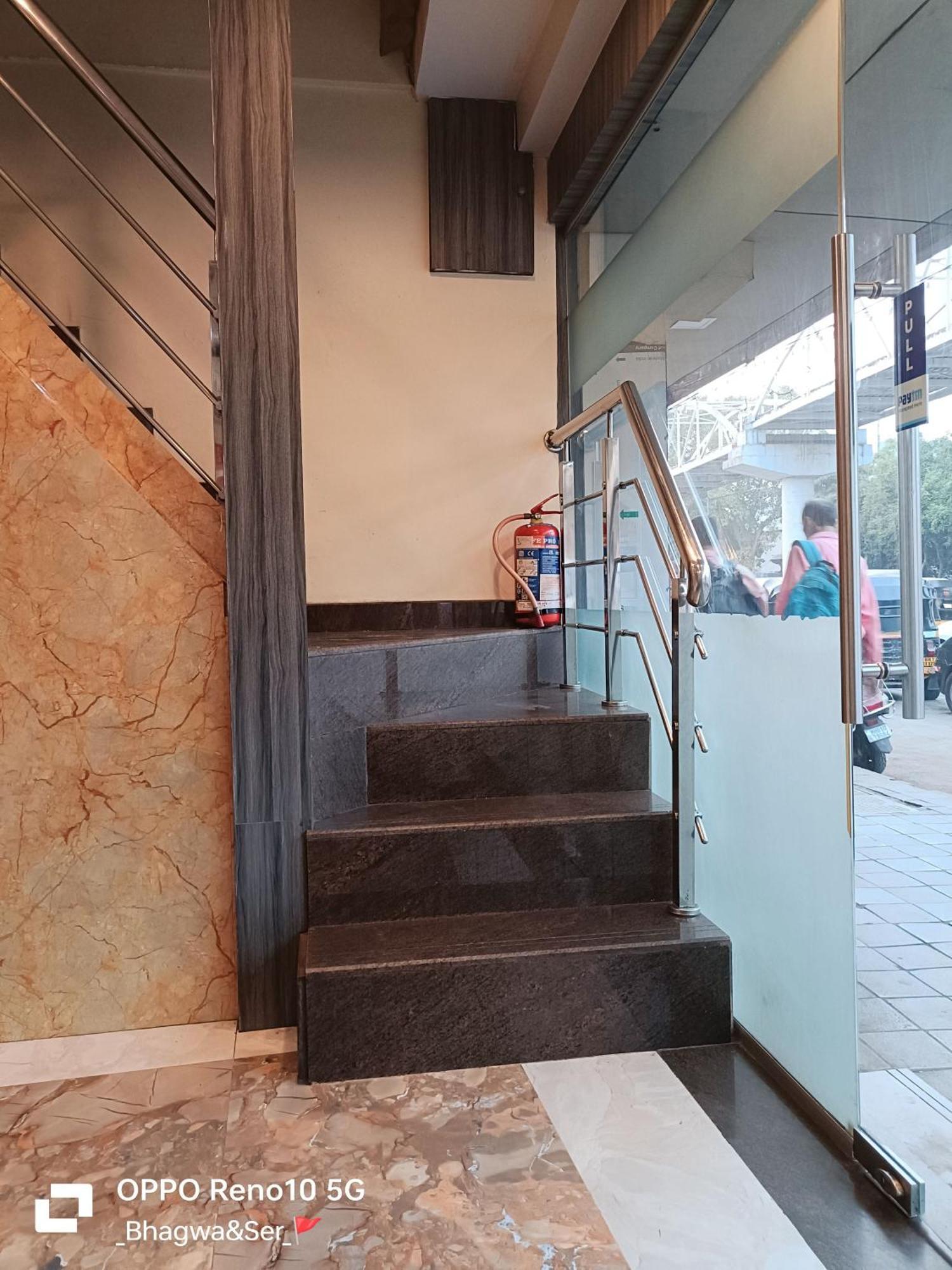 Hotel Time Gold Near Domestics Airport Βομβάη Εξωτερικό φωτογραφία