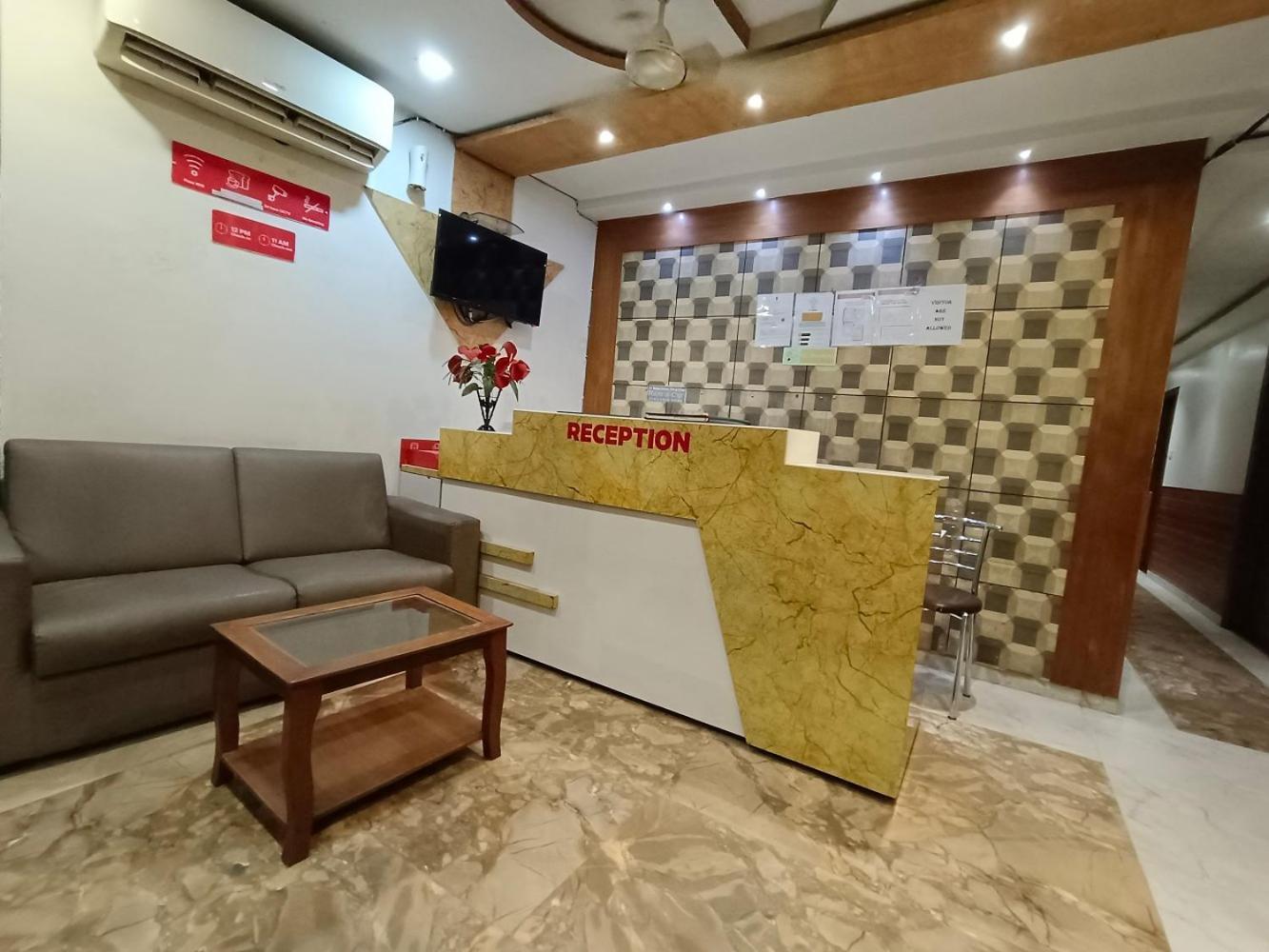 Hotel Time Gold Near Domestics Airport Βομβάη Εξωτερικό φωτογραφία